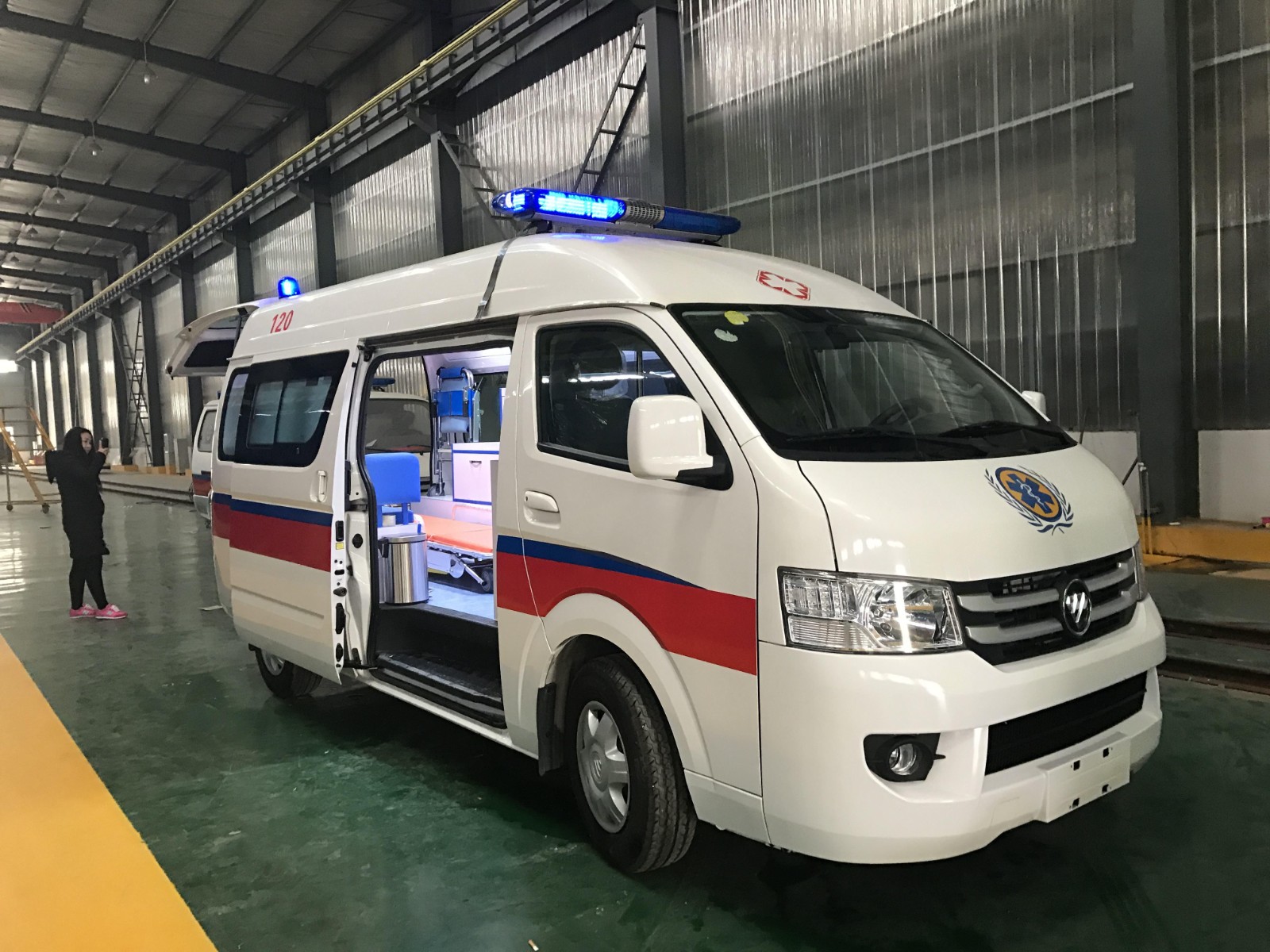 类乌齐县救护车转院